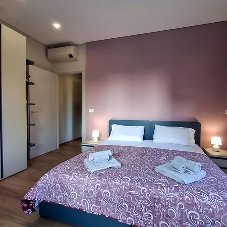Casa Del Corso 3* كولّينيو
